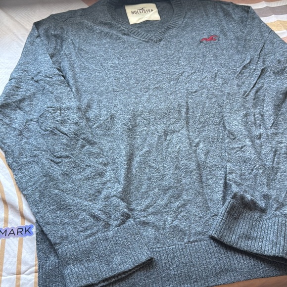 Hollister Dark Gray V-Neck Sweater - Picture 3 of 7